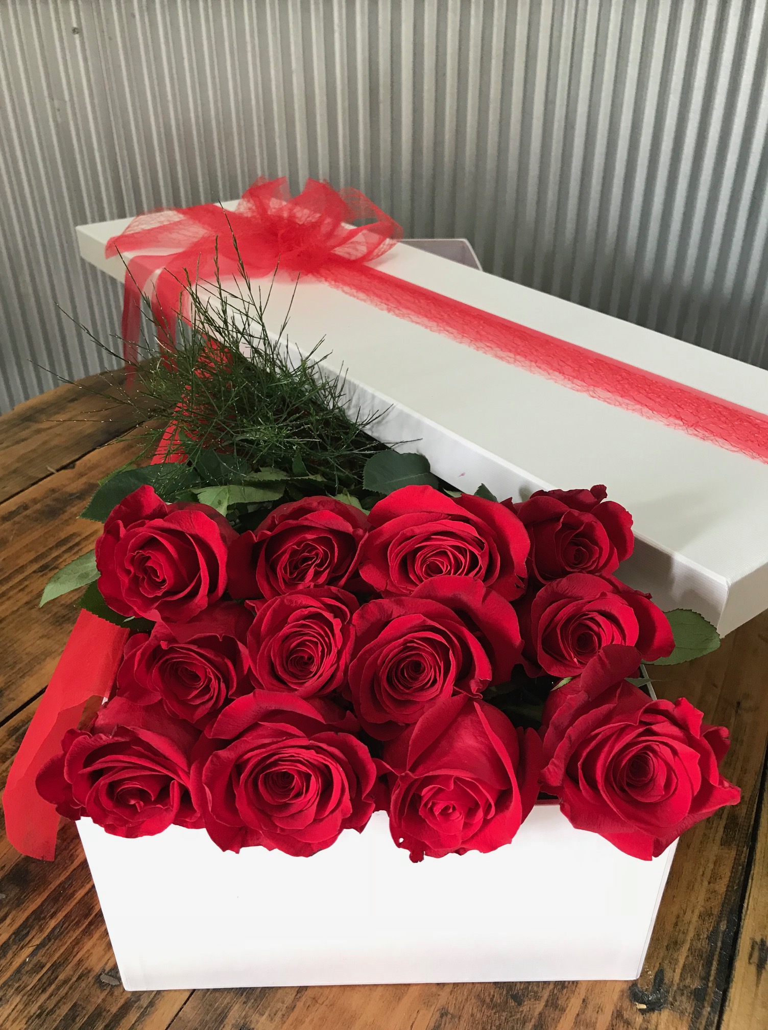 12 Roses Flat box